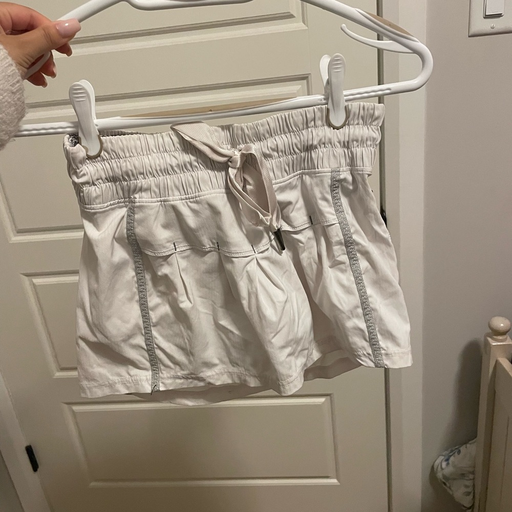 Lululemon white tennis skirt